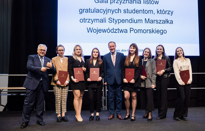 Studentki GUMed otrzymały stypendia Marszałka