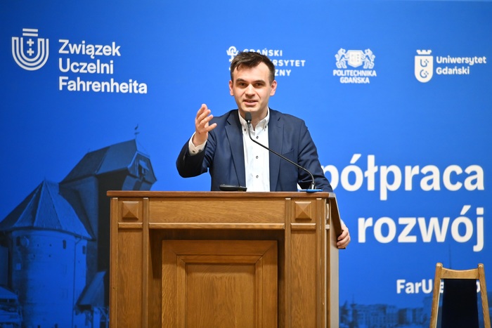 Stanisław Szultka podczas prezentacji na posiedzeniu Konwentu Gospodarczego FarU
