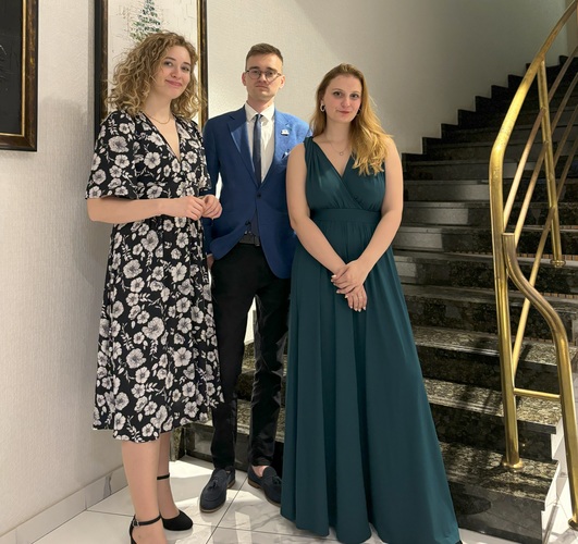 od lewej: Natalia Bruska, Andrzej Bilyk, Julia Arseniuk