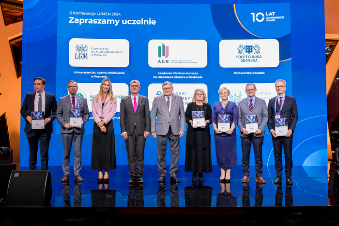 Prof. Michał Markuszewski w towarzystwie pozostałych laureatów, konferencja Lumen 2024