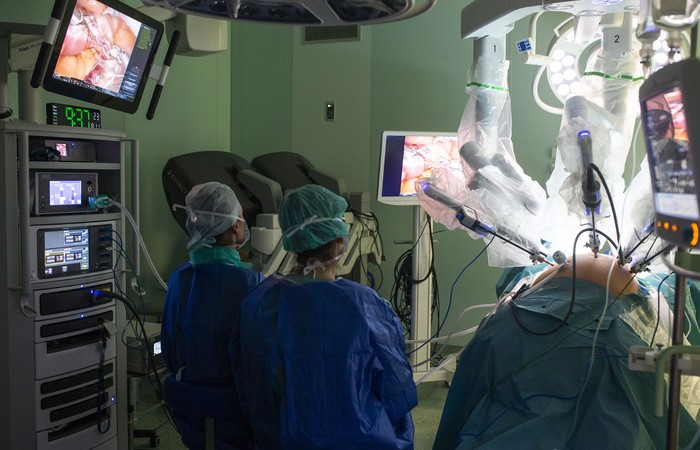 101. operacja ginekologiczna z asystą robota Da Vinci w UCK, szpitalu GUMed