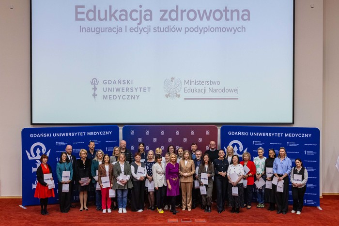 P.Sudara_-_Inauguracja_I_edycji_studiów_podyplomowych_Edukacja_zdrowotna_-_050.jpg