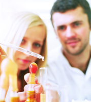 studenci_w_laboratorium.jpg