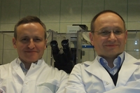 Na zdjęciu od lewej: prof. Leszek Kalinowski, dr Jarosław Skokowski