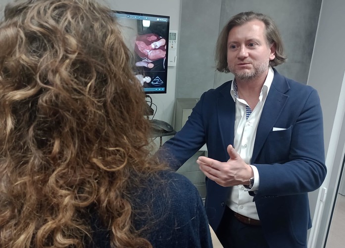 prof._Marcin_Fijałkowski_podczas_zajęć_w_Centrum_Symulacji_Sercowo-Naczyniowej.jpg
