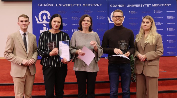 od lewej: Michał Bystram, mgr Jolanta Szamotulska, dr Areta Hebanowska, dr Adrian Szewczyk, Aleksandra Drzycimska