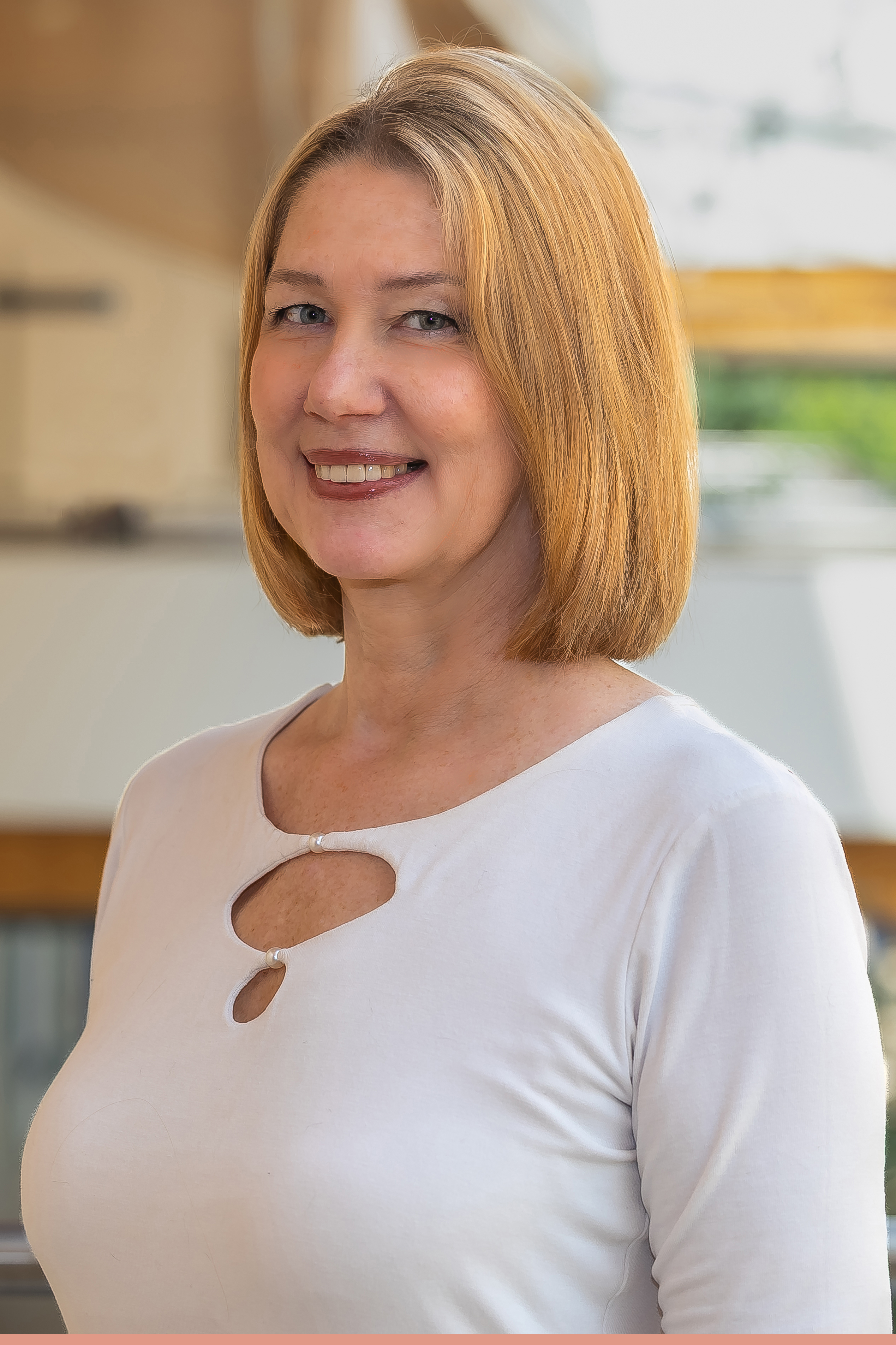Portret mgr Małgorzaty Madej, specjalisty ds. wsparcia administracyjnego projektów w Centralnym Biobanku GUMed