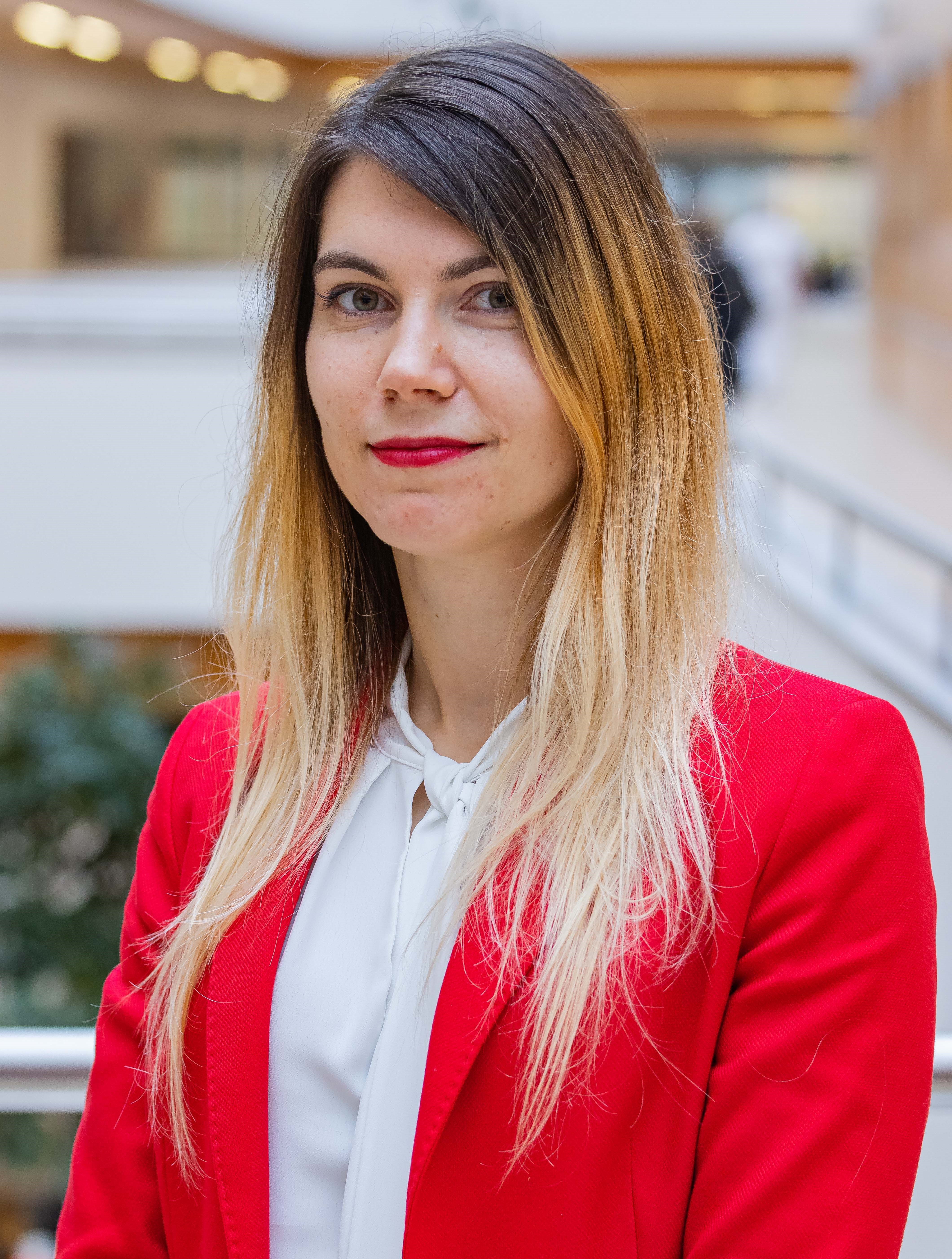 Portret dr hab. Anny Supernat, koordynatora Centralnego Biobanku GUMed