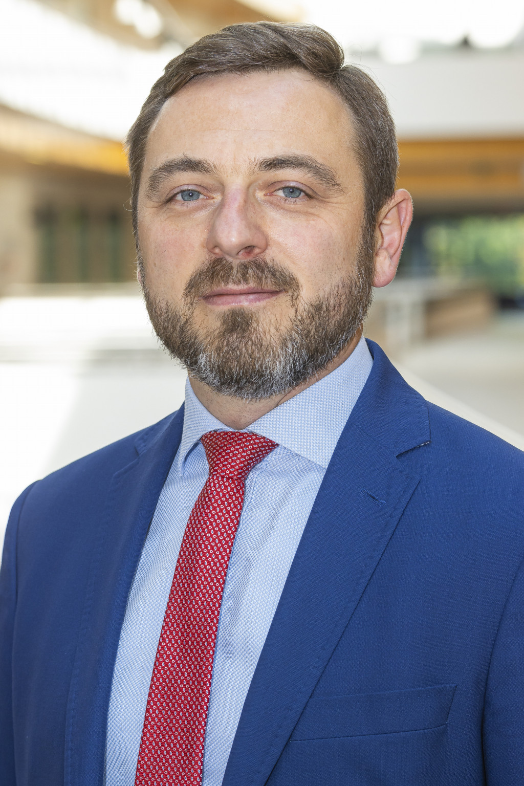 Portret Pawła Olszewskiego, koordynatora Laboratorium Bioanalitycznego GUMed