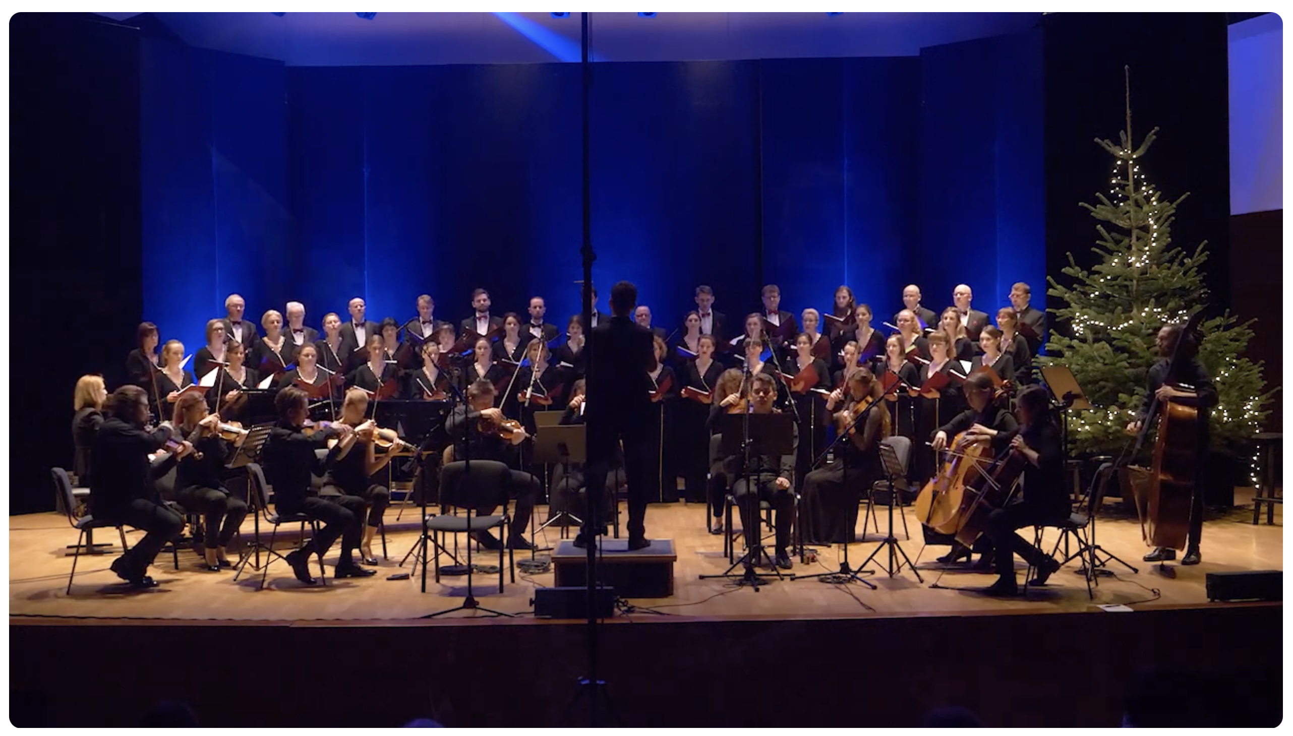  "Wśród nocnej ciszy" - aranż: Anna Rocławska - Musiałczyk / dyrygent: Błażej Połom