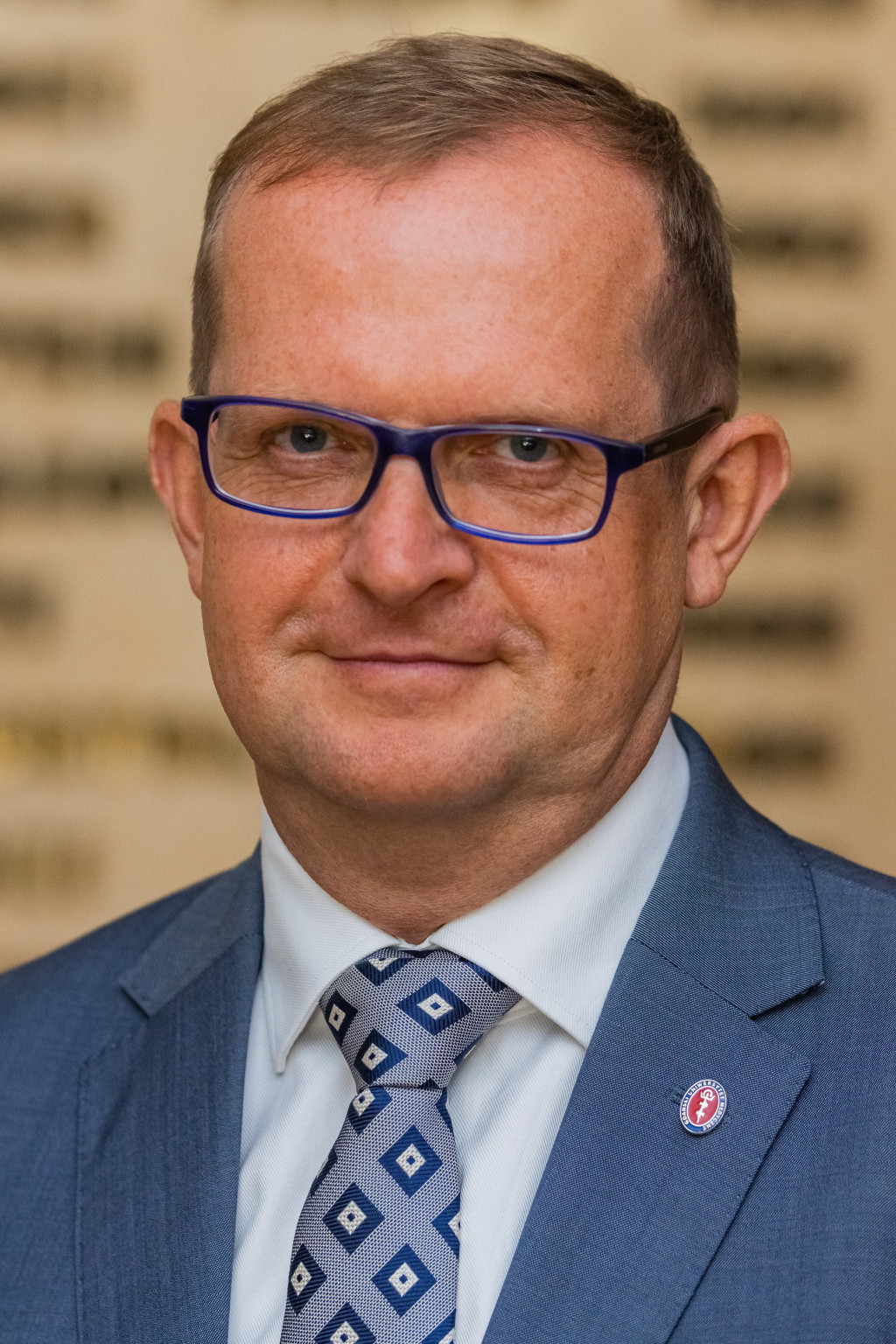 Portret prof. Michała Markuszewskiego, kierownika Zakładu Biofarmacji i Farmakokinetyki GUMed