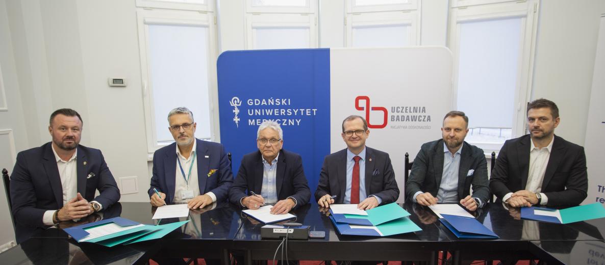 podpisanie umowy u rektora