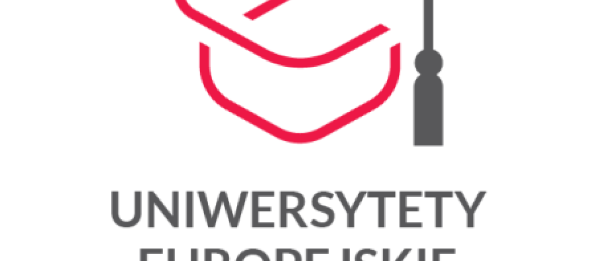 Czerwono-szary logotyp ‘Uniwersytety Europejskie NAWA’: stylizowany biret z literą E nad napisem.