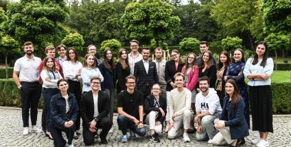 Uczestnicy 3. edycji programu „Medical School of Your Future” na wspólnym zdjęciu z prof. Miłoszem Jaguszewskim