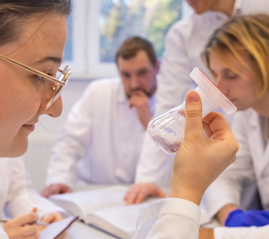 Studenci podczas zajęć