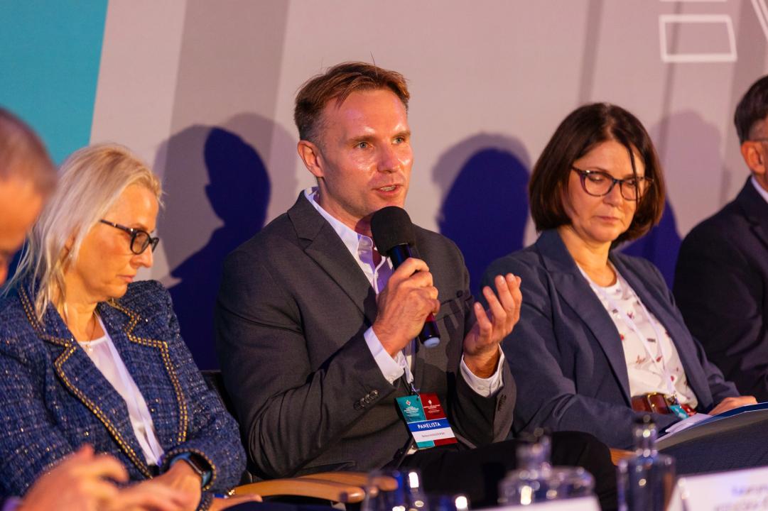 Prof. Bartosz Karaszewski