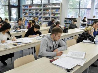 czytelnia biblioteki